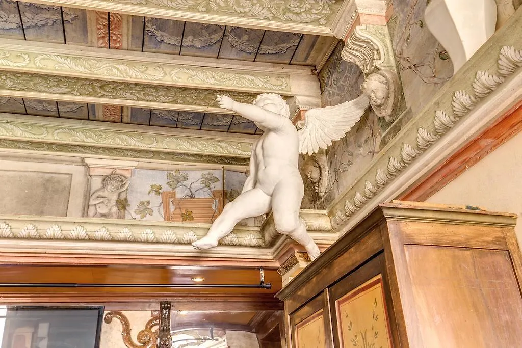 Campo De Fiori Baroque Apartment Rome Italy